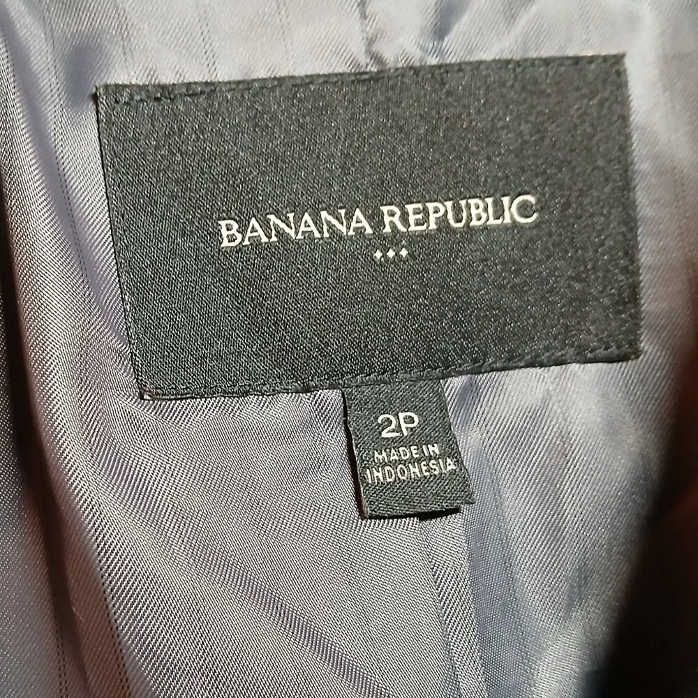 BANANA REPUBLIC Classic Black Tailored Blazer - Like New - Picture 4 of 11